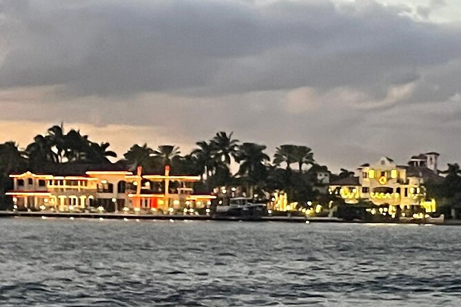 Evening Boat Cruise through Downtown Ft. Lauderdale - Who will enjoy this Fort Lauderdale boat ride?