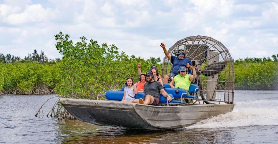 Everglades: Mangrove Maze Airboat Tour and Boardwalk - The guides make the difference
