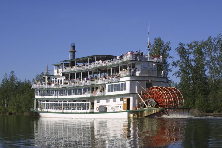 Fairbanks: Riverboat Cruise and Local Village Tour - A Chena River cruise with more than scenery