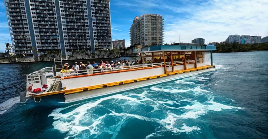 Fort Lauderdale: Millionaire's Row Cruise with Drinks - Starting at 2900 Sebastian Street