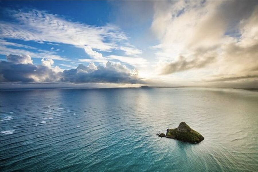 From Honolulu: Oahu 60min Helicopter Tour with Doors Off/On - Kaʻaʻawa Valley and Sacred Falls