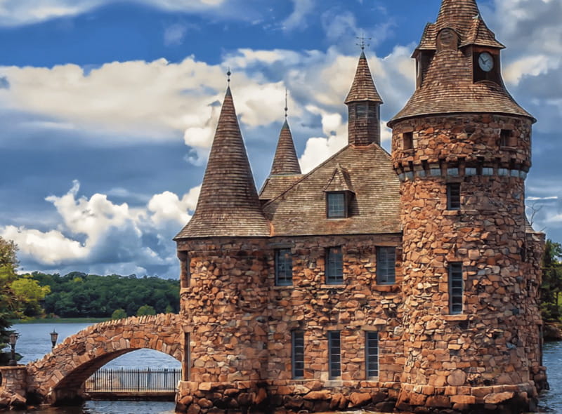 From Ivy Lea: 1000 Islands Boldt Castle Scenic Cruise - The best season for color and comfort