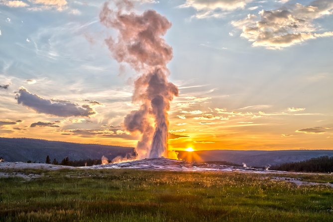 From Jackson Hole: Yellowstone Old Faithful, Waterfalls and Wildlife Day Tour - Geyser basins and Yellowstone’s unusual geology