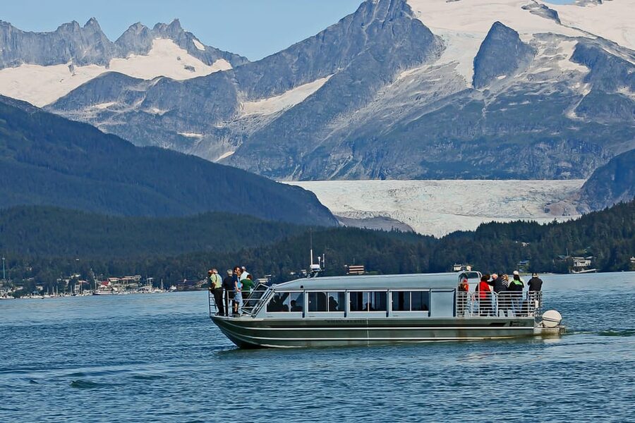 From Juneau: Whale Watching Cruise with Snacks - Mountain, fjord, and glacier views