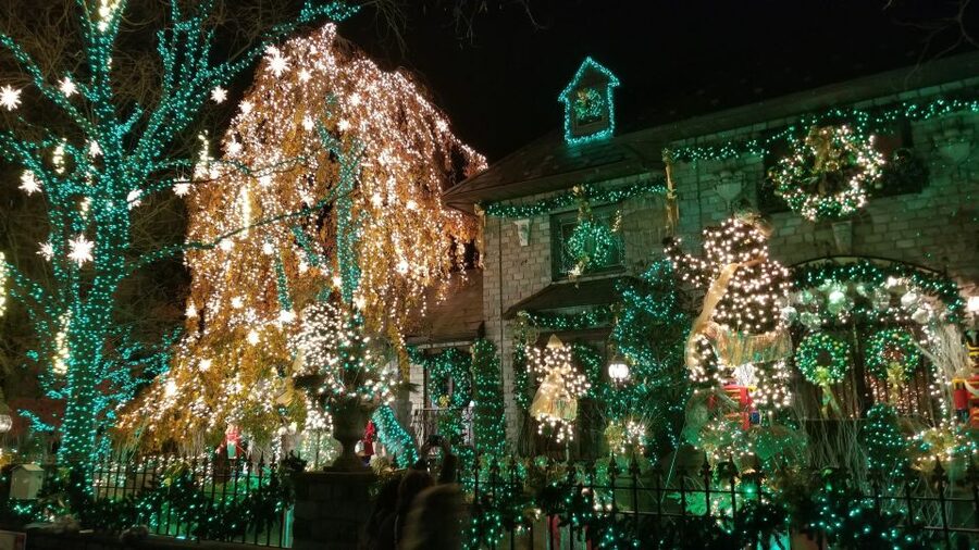 From Manhattan: 4-Hour Brooklyn Christmas Magic Tour - FAQ
