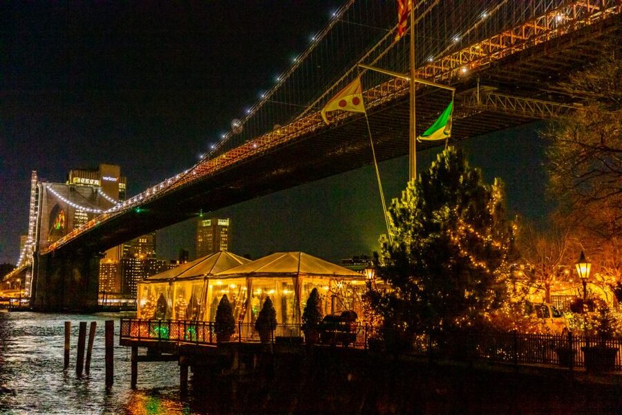 From Manhattan: 4-Hour Dyker Heights Holiday Lights Bus Tour - Why this Dyker Heights tour works well