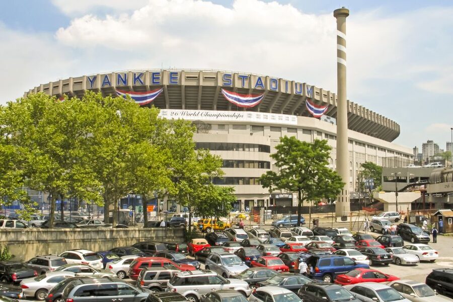 From Manhattan: Bronx, Queens and Brooklyn Half-Day Tour - Greenpoint and Williamsburg in Brooklyn