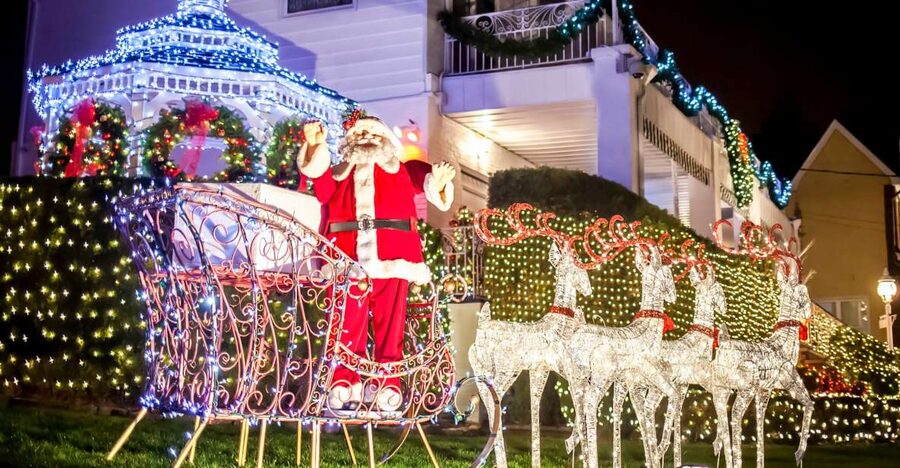 From Manhattan: Dyker Heights Lights & Skyline Tour - Bay Ridge: the quieter opening act