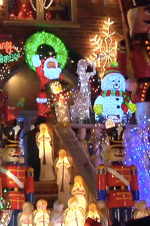 From Manhattan: Dyker Heights Lights & Skyline Tour - The bus ride back and the Brooklyn Bridge Park photo stop