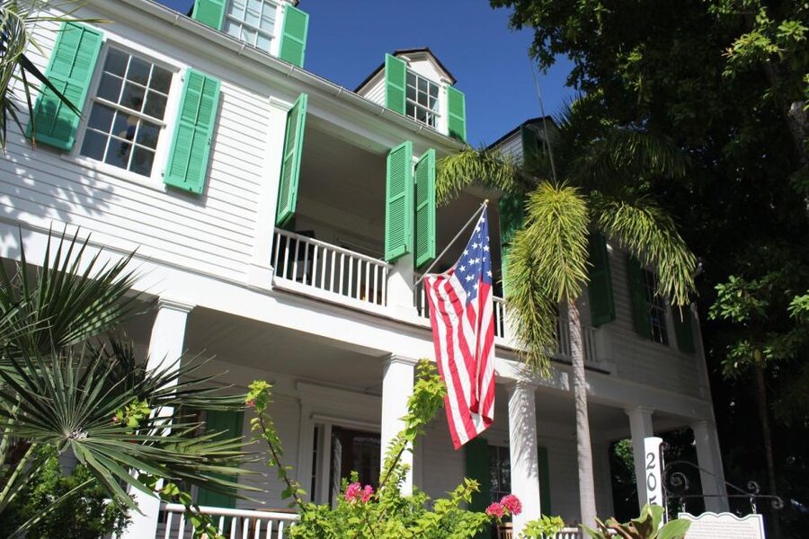 From Miami: Key West Day Trip with Pickup at Selected Hotels - Guides, group size, and the human side