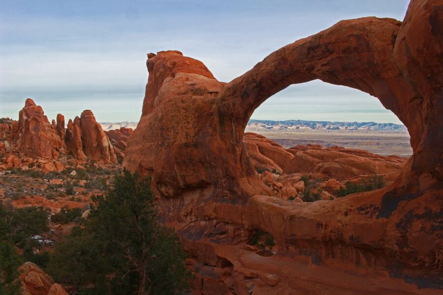 From Moab: Half-Day Arches National Park 4x4 Driving Tour - Eye of the Whale Arch and the Marching Men