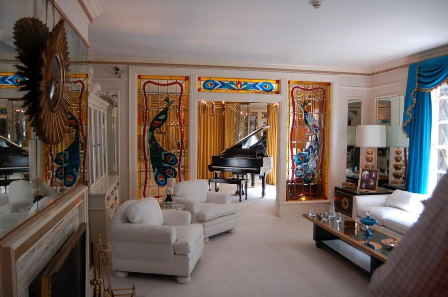 From Nashville: Memphis Tour with Graceland VIP Access - The four-hour ride from Nashville to Memphis