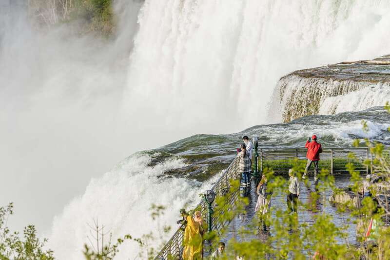 From New York City: Niagara Falls One Day Tour - The late-night ride from Manhattan