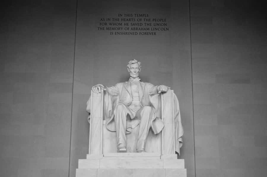 From New York City: Washington and Philadelphia 1-Day Tour - Washington begins with memorials and big ideas