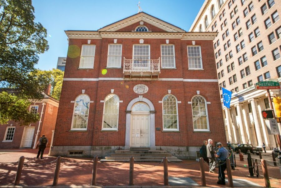 From NYC: Day Trip to Philadelphia and Amish Country - Lunch and shopping in Lancaster County