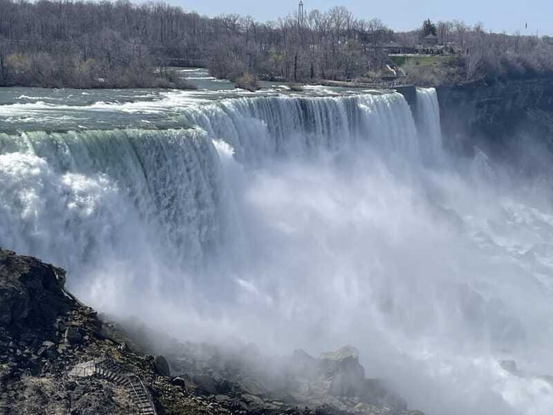From NYC: Guided Niagara Falls Full-Day Trip - Lunch in Buffalo breaks up the ride