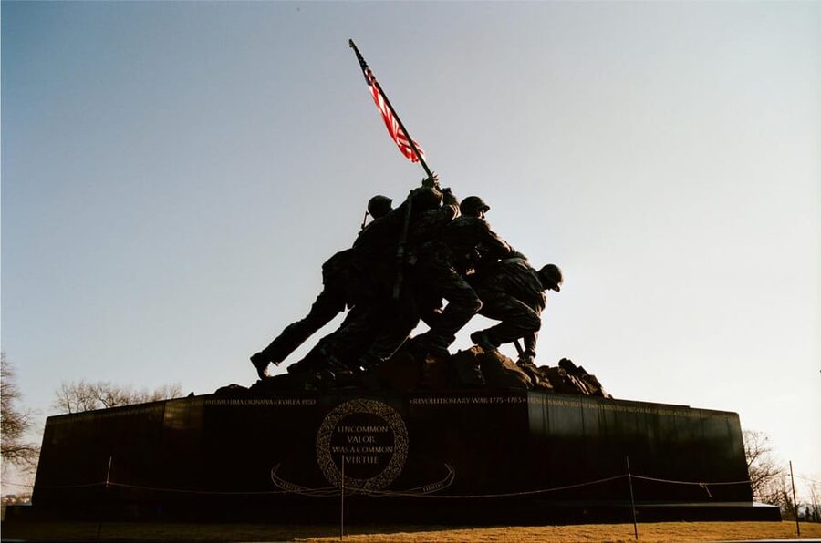 From NYC: Washington Highlights Guided One Day Tour - The memorial circuit: Lincoln, Vietnam, Korea, and World War II