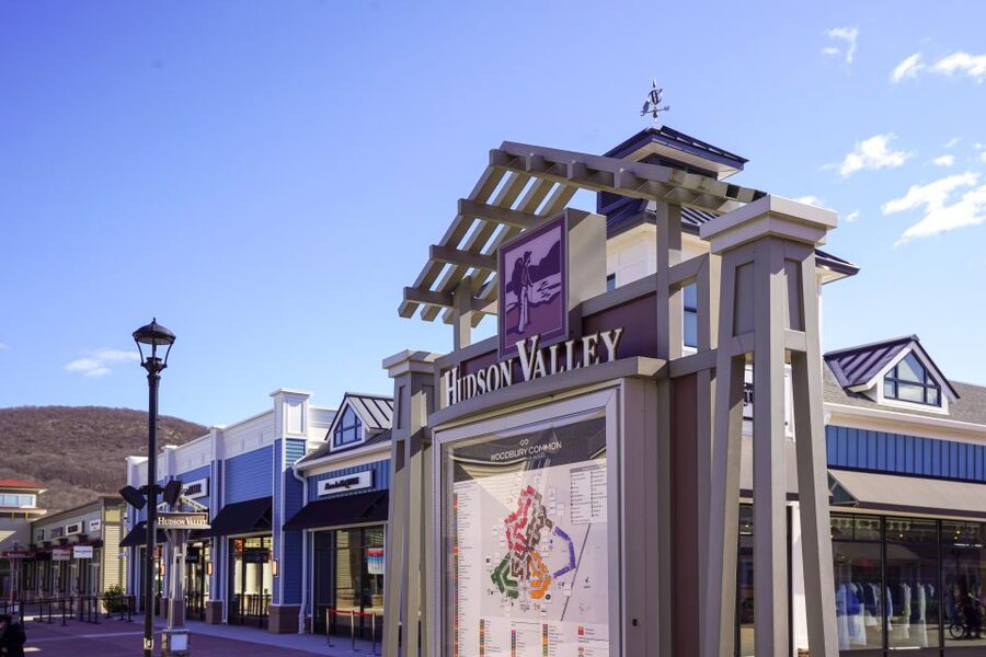 From NYC: Woodbury Common Premium Outlets Shopping Tour - Who should book this shopping day?