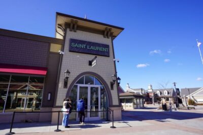 Woodbury Common Premium Outlets Shopping Tour