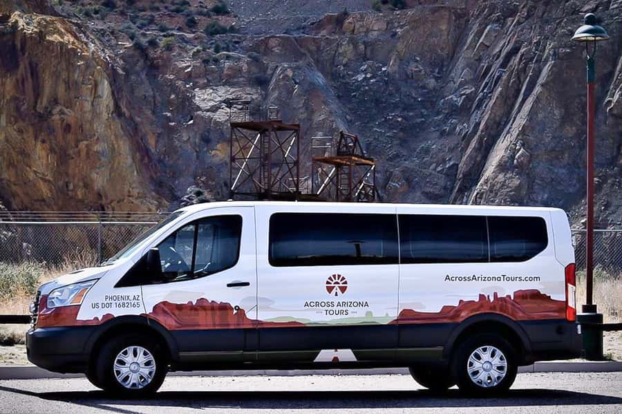From Phoenix: Grand Canyon, Sedona, and Oak Creek Day Trip - What the guides add to the day