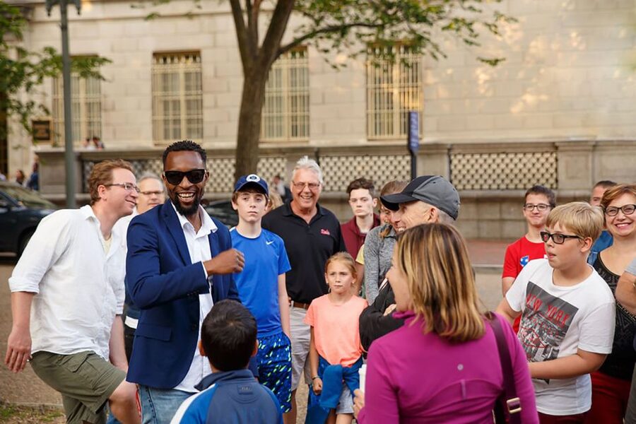 From Washington DC: Old Town Alexandria & Mount Vernon Tour - Meeting the guide near the US Navy Memorial