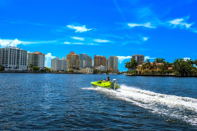 Ft. Lauderdale Mini Powerboat Rental. Canal, Yacht, Mansion Tour - Fort Lauderdale’s yachts and waterfront homes