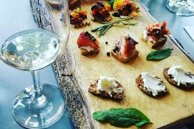 Healdsburg Small-Group Food and Wine Walking Tour - Why a four-hour walk works well in Healdsburg