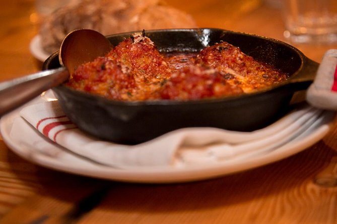 Healdsburg Small-Group Food and Wine Walking Tour - Starting at the plaza and learning Healdsburg’s story