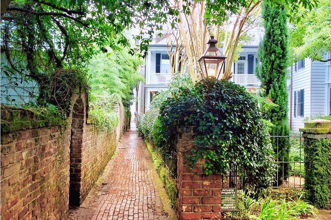 Hidden Alleyways and Historic Sites Small-Group Walking Tour - Rainbow Row and the famous Charleston view