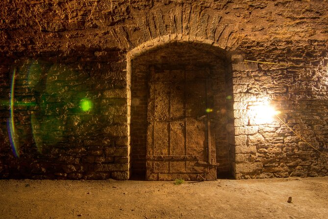 Hidden Brewery Caverns Tour in Cincinnati with Beer Tasting - Returning to Northern Row for the beer