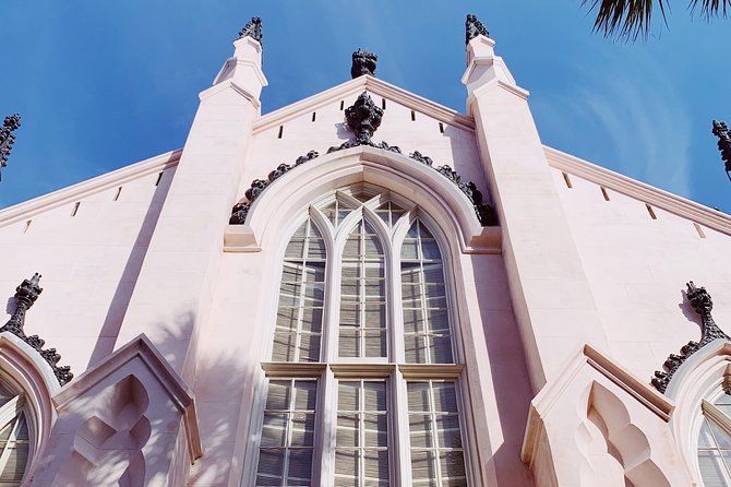 Highlights of Charleston Guided Walking Tour - The guide is the main attraction