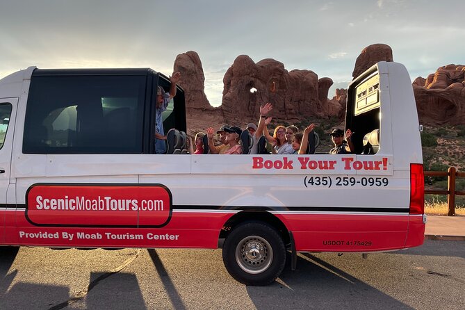 HIGHLY RATED Arches National Park Sightseeing Tour From Moab Utah - What the guides add to the scenery