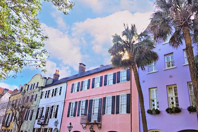 Historic Charleston Guided Sightseeing Walking Tour - Rainbow Row and the quick-photo pause
