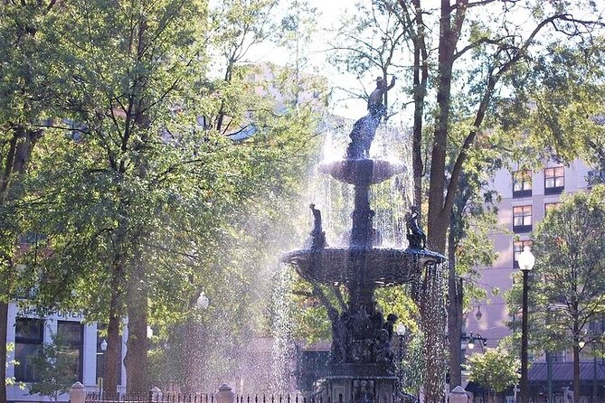 Historic Memphis Guided Walking Tour: Memphis Beyond Beale - A sensible start at The Peabody Memphis