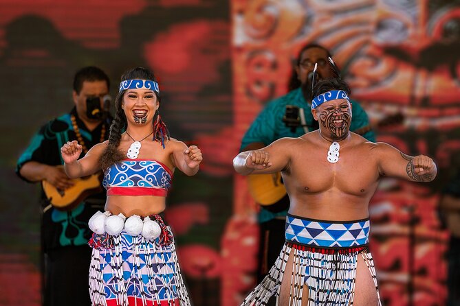 Honolulu: Ka Moana Lūʻau at Aloha Tower – Oceanfront Luau Show - Hotel transport, walking, and timing