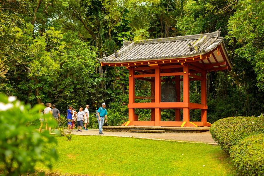 Honolulu: Oahu Island Full-Day Guided Tour by Bus with Lunch - Byodo-In Temple offers a quiet change of pace