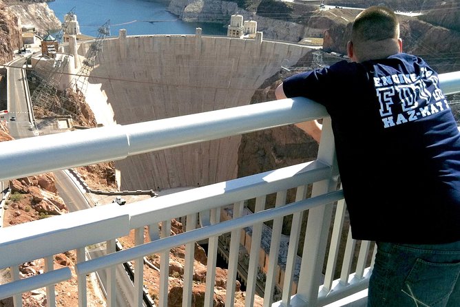 Hoover Dam Comedy Tour with Lunch and Comedy Club Tickets - Inside the dam: generators, tunnels, and a giant pipe