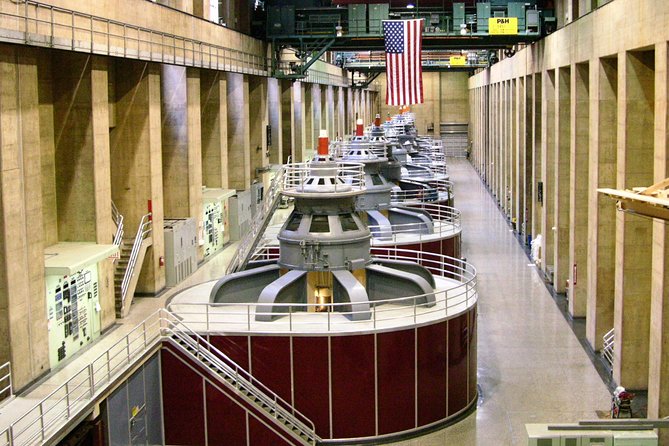 Hoover Dam Comedy Tour with Lunch and Comedy Club Tickets - The 45-minute walk across the dam