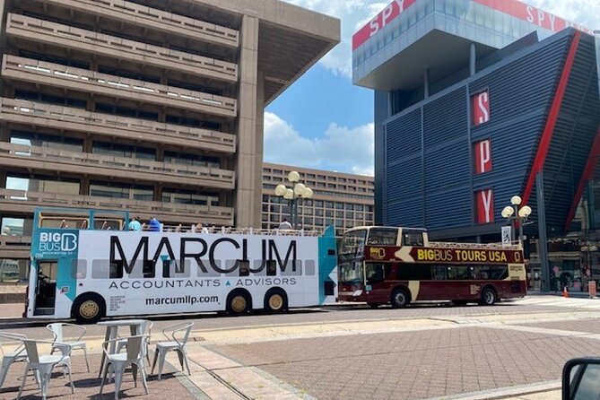 Hop-on Hop-off Sightseeing Tour by Open-top Bus with 18 Stops - Stop 5: Air and Space Museum