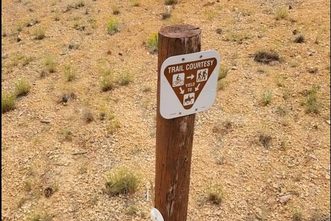Horseback Riding Experience through Red Canyon with a Guide - The two-hour trail ride