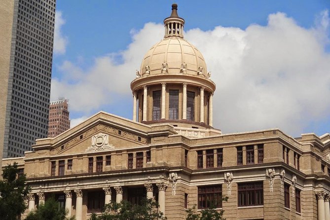 Houston's Official City & Mural Tour! - Churches, libraries, and the older city center
