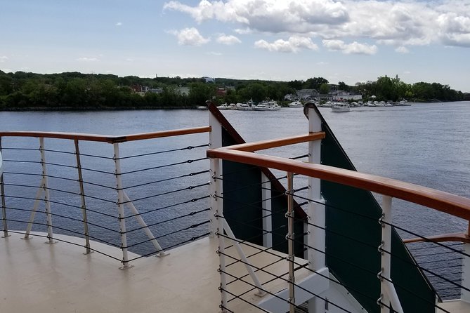 Hudson River Sightseeing Cruise from Albany - The quieter stretch south of the city