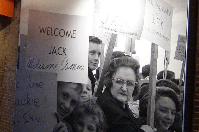 JFK Assassination and Museum Tour with Lee Harvey Oswald Rooming House - Inside the Sixth Floor Museum at Dealey Plaza