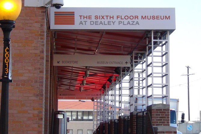 JFK Assassination and Museum Tour with Lee Harvey Oswald Rooming House - What the guides add to the experience