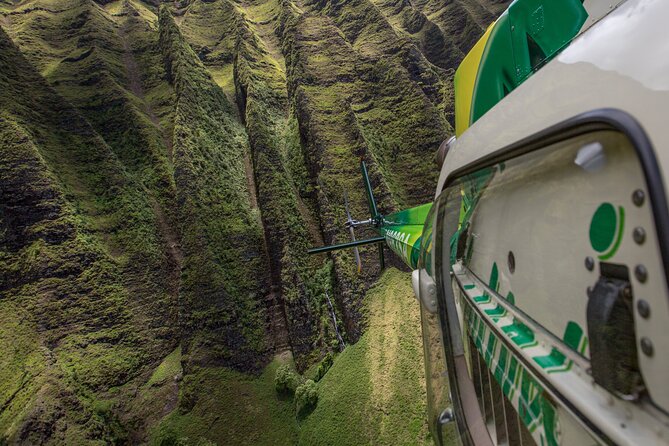 Kauai Deluxe Waterfall Safari: Helicopter Tour - Why see Kauai by helicopter?