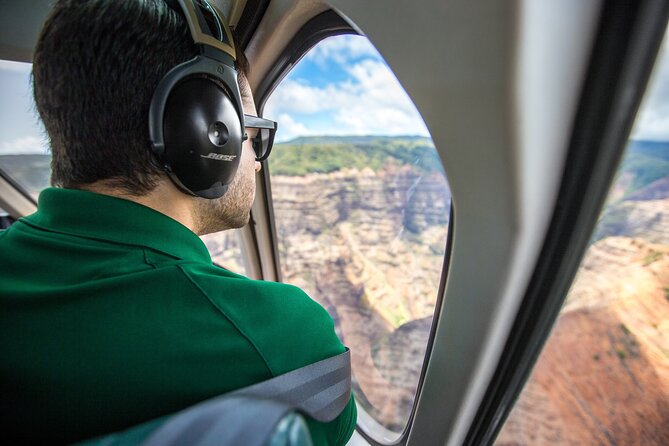 Kauai Deluxe Waterfall Safari: Helicopter Tour - Weight rules deserve careful attention