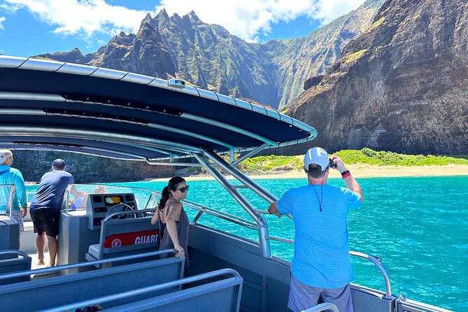 Kauai: Na Pali Coast Power Catamaran - Starting at Kikiaʻola Small Boat Harbor