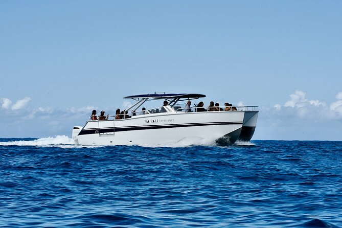 Kauai: Na Pali Coast Power Catamaran - Riding the 18-Passenger Power Catamaran