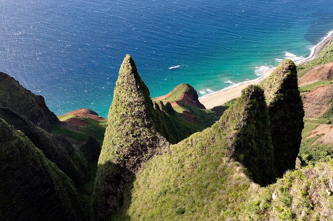 Kauai: Na Pali Sunset & Sightsee Boat Tour - Dinner, drinks, and the sunset hour