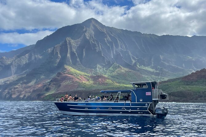 Kauai: NaPali Boat Tour on the Amelia K - The first hour on the Pacific